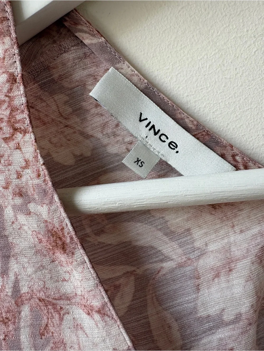 NWT Vince Floral V-Neck Midi Dress - Picture 7 of 14